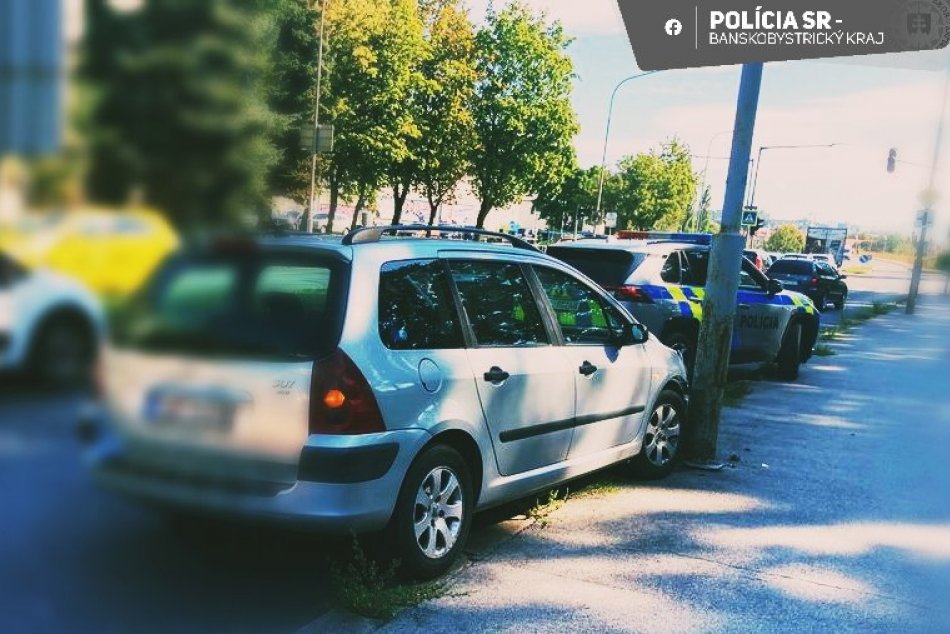 Ilustračný obrázok k článku Vodič sa DUSIL priamo za volantom: Nasledoval bleskový ZÁSAH policajtov, FOTO