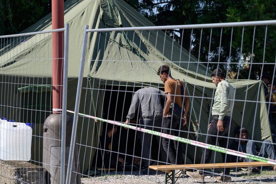 Ilustračný obrázok k článku Bystrica vyhlásila MIMORIADNU situáciu: MIGRANTOM zriadi vykurovací stan