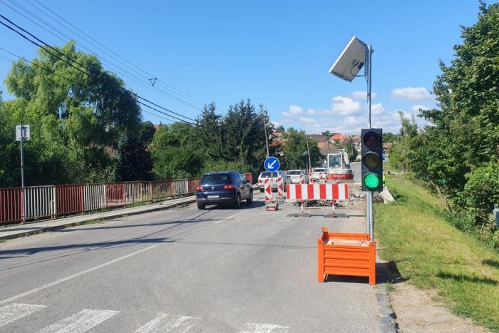 Ilustračný obrázok k článku Majte STRPENIE, v tejto obci opravujú most: Cesta ponad neho je riadená semaforom