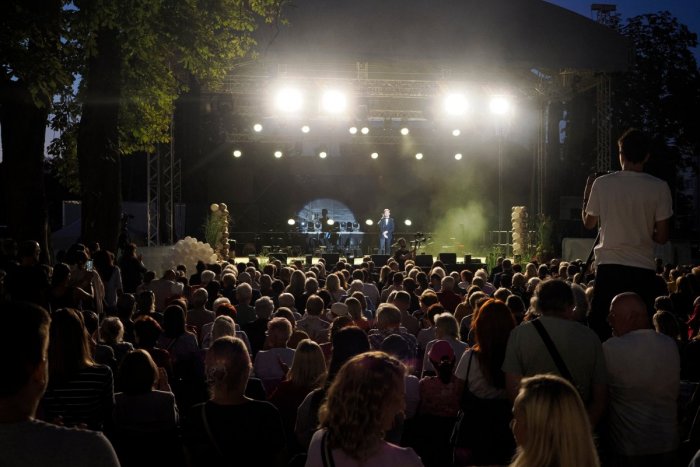 Ilustračný obrázok k článku Za angažovanosť a pomoc ľuďom či mestu. V Košiciach na galakoncerte OCENILI osobnosti