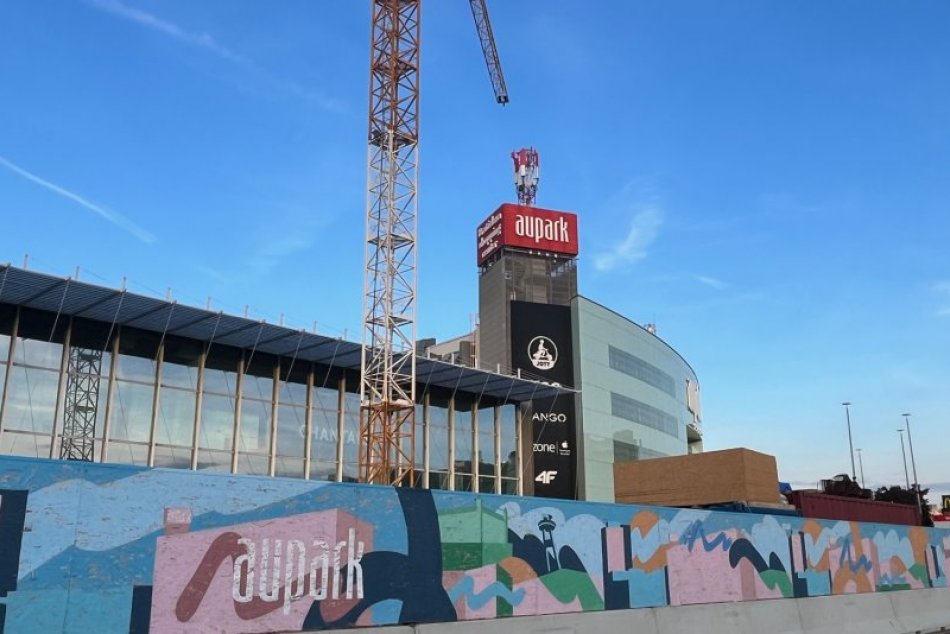Ilustračný obrázok k článku Ďalšie nákupné centrum sa ROZRASTIE: Aupark zväčšia o 10-tisíc metrov štvorcových! FOTO