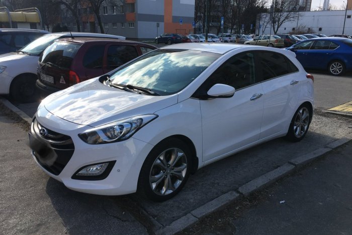 Ilustračný obrázok k článku O pár dní majú ZMIZNÚŤ autá z chodníkov: V Bratislave to nehrozí, ale našlo sa RIEŠENIE!