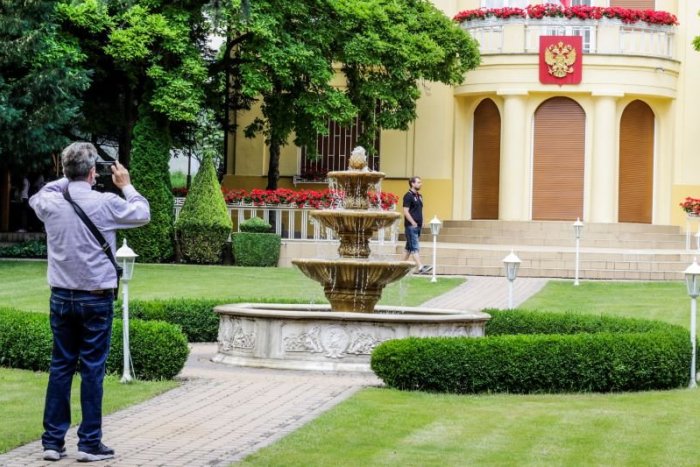 Ilustračný obrázok k článku Môže si baliť KUFRE! Slovensko rozhodlo o VYHOSTENÍ pracovníka ruského veľvyslanectva