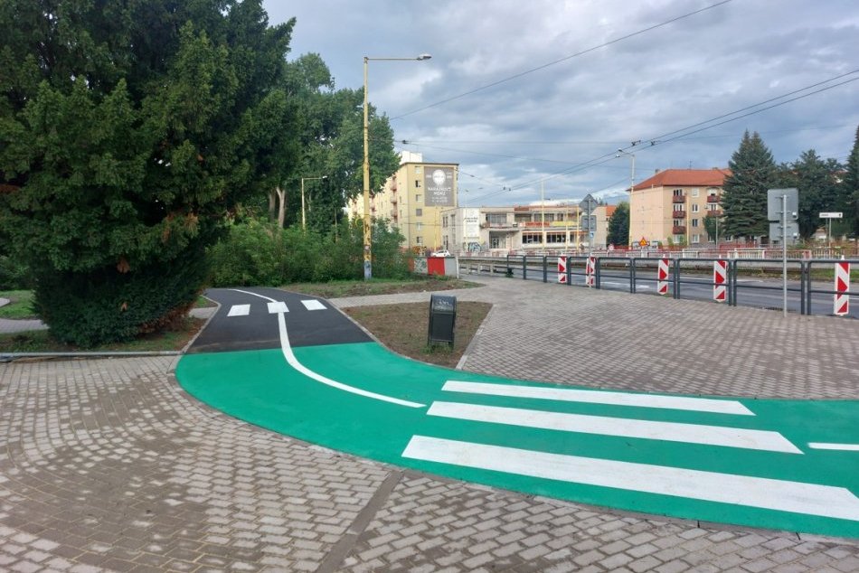 Ilustračný obrázok k článku FOTO z miesta: Na prešovskom Námestí mládeže prebieha obnova, park je na nespoznanie