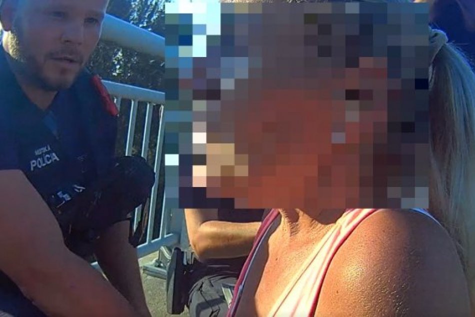 Ilustračný obrázok k článku Žena kričala, že už ide jej vlak: HRDINOVIA v uniformách opísali DRAMATICKÝ boj o život, FOTO