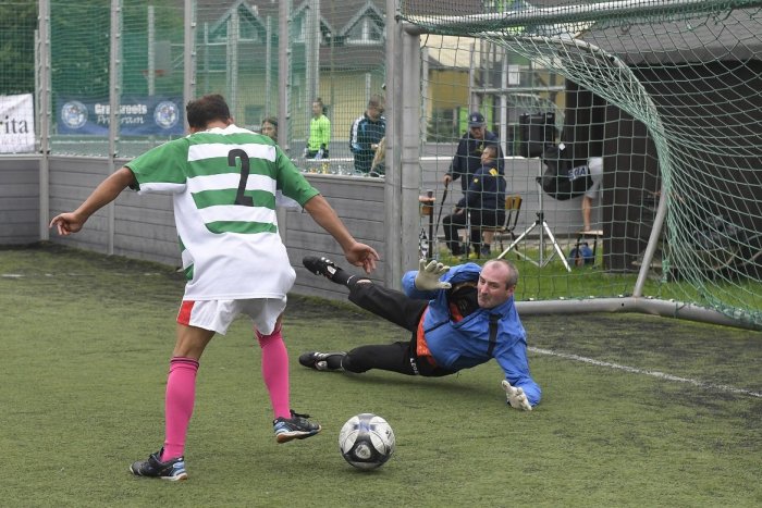 Ilustračný obrázok k článku Špeciálny futbalový duel v Košiciach: Bývalí prvoligisti nastúpili proti ľuďom bez domova!