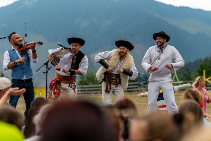 Ilustračný obrázok k článku Horské strediská a vodné parky bilancujú: Najúspešnejšou akciou boli Zbojníci s Kandráčom