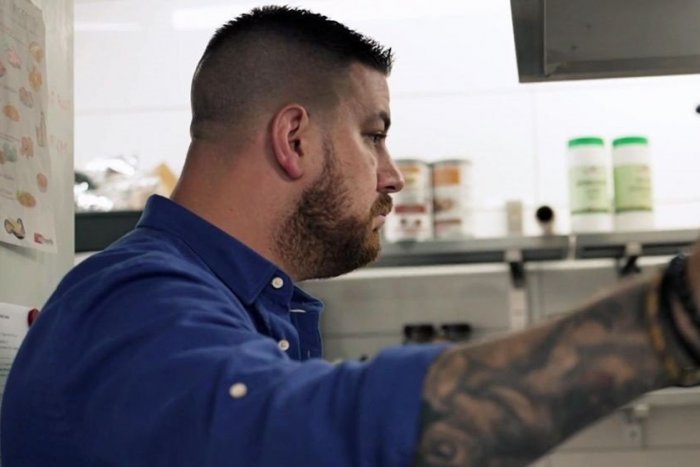 Ilustračný obrázok k článku Televízna šou Na nože v Košiciach: Martinovi CHUTILO, no ešte nikdy nebol taký SKLAMANÝ!