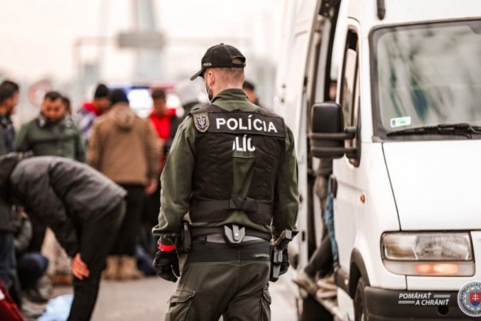 Ilustračný obrázok k článku Nelegálna migrácia: Fico a Kollár sa zhodli, že treba obnoviť hraničné kontroly