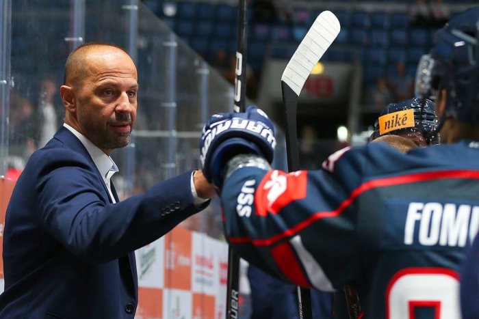 Ilustračný obrázok k článku SPACKANÝ úvod Slovanistov má prvú obeť: Na striedačke KONČÍ hlavný tréner Pardavý!