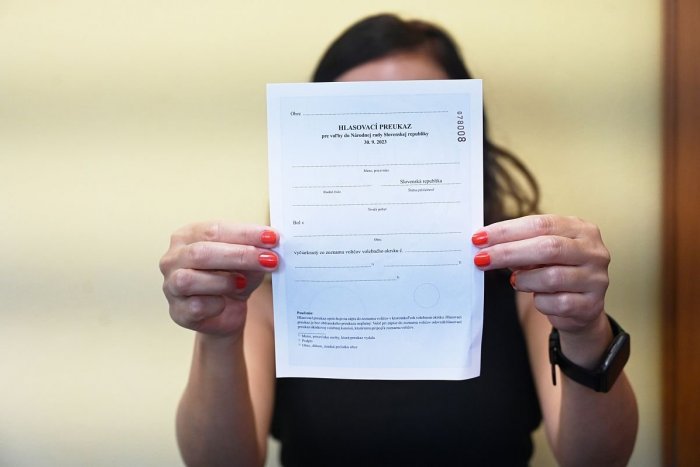 Ilustračný obrázok k článku Budete voliť MIMO bydliska? Ešte stále si STÍHATE vybaviť hlasovací preukaz