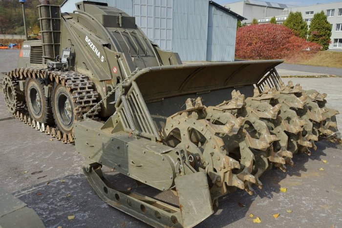 Ilustračný obrázok k článku Na Ukrajinu pošleme ďalšiu Boženu 5: Na odmínovač sa ZLOŽILI Slováci v zbierke!