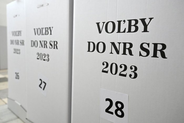 Ilustračný obrázok k článku Polícia VARUJE: DAJTE pred voľbami pozor na dezinformácie z dielne umelej inteligencie