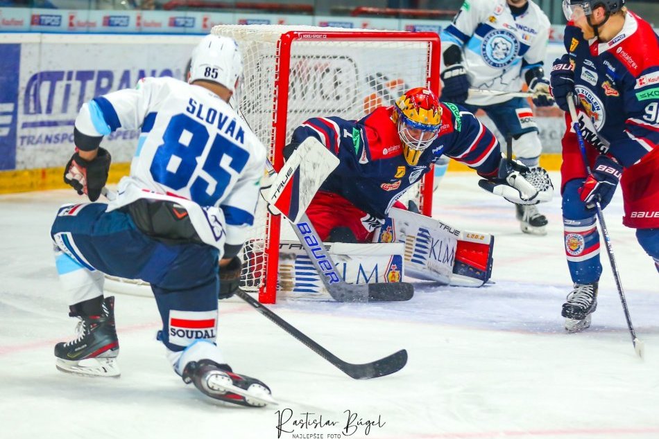 Ilustračný obrázok k článku Ďalšia FACKA: Nitra inkasovala od hokejistov Zvolena deväť gólov, FOTO