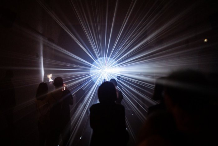 Ilustračný obrázok k článku Metropola východu bude opäť ŽIARIŤ: Biela noc premení Košice na zážitkovú galériu