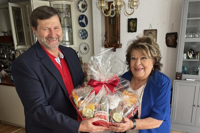 Ilustračný obrázok k článku Legendárna herečka Jiřina Bohdalová ohlásila KONIEC 88-ročnej kariéry. Rozhodli LEKÁRI!