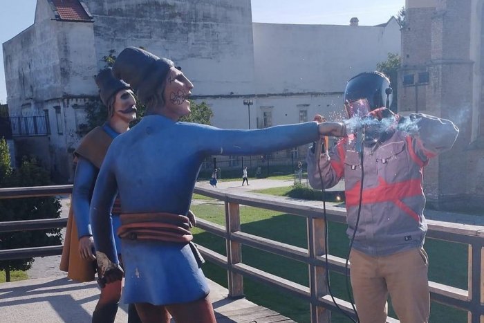 Ilustračný obrázok k článku Sochy na hradbách museli opraviť: Poškodili ich vandali