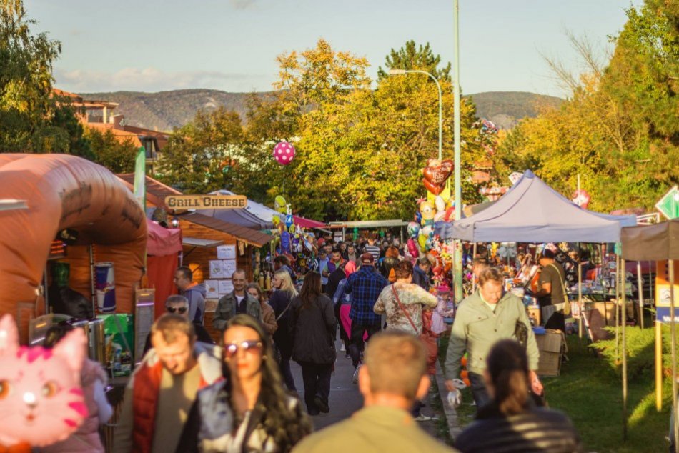 Ilustračný obrázok k článku Štúrovo ožije tradičným jarmokom Šimona-Júdu: Patrí k najväčším na Slovensku
