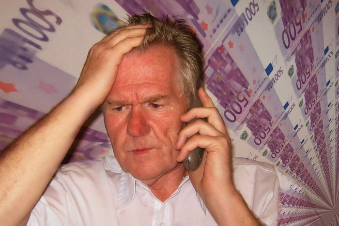 Ilustračný obrázok k článku Seniori sa BOJA zvyšovania cien za telekomunikačné služby a štát ich obavy ignoruje
