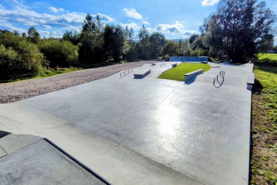 Ilustračný obrázok k článku Taký skatepark môžu závidieť aj v Prešove: Pod Tatrami vznikol parádny areál, FOTO