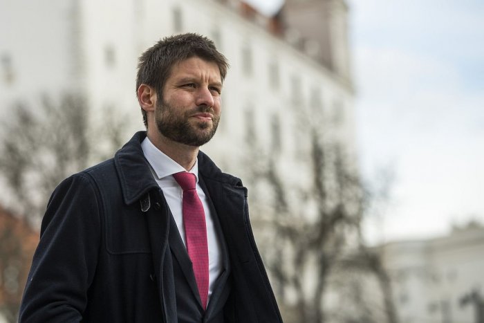 Ilustračný obrázok k článku Európsky parlament VYMENIL za ten slovenský: Ako sa zmena dotkne Šimečkovho PLATU?