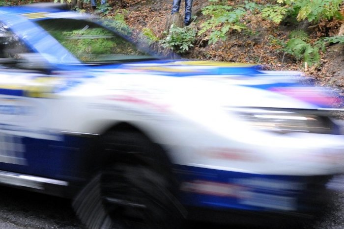 Ilustračný obrázok k článku Cez víkend obsadia cesty automobilové preteky: Polícia upozorňuje vodičov na OBMEDZENIA