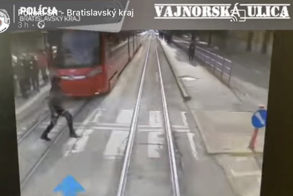 Ilustračný obrázok k článku Polícia zverejnila VIDEO z tragickej nehody električky: Tínedžer bol na mieste mŕtvy