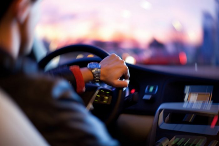 Ilustračný obrázok k článku Počasie komplikuje dopravu na diaľnici: Pri Branisku platí zníženie rýchlosti