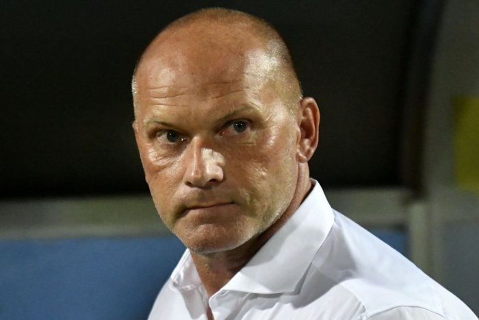 Ilustračný obrázok k článku 6 prehier v rade mu zlomilo väz. Anton Šoltis už NIE JE trénerom FC Košice!