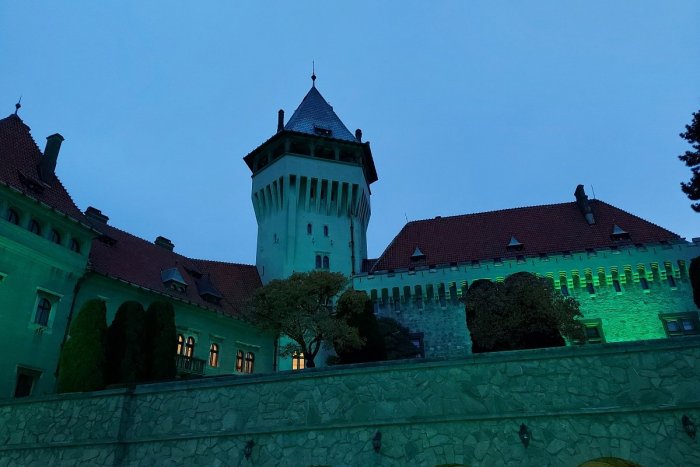 Ilustračný obrázok k článku Smolenický zámok bude otvorený aj počas prázdnin: Pripravujú aj večerné prehliadky