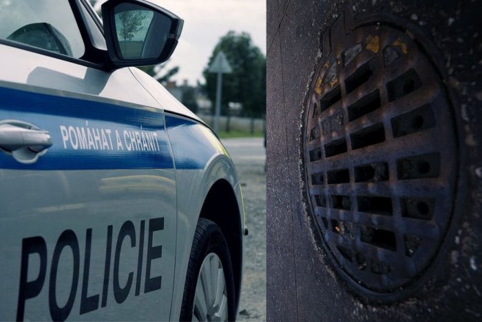 Ilustračný obrázok k článku Muž zomrel STRAŠNOU smrťou! Zasekol sa v kanáli, von mu trčali iba nohy