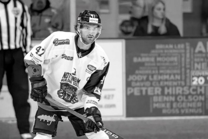 Ilustračný obrázok k článku Hrozná tragédia na ľade: Mladému hokejistovi prerezala korčuľa krk