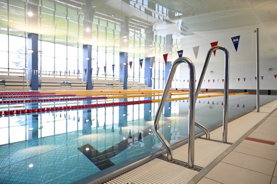 Ilustračný obrázok k článku Nová plaváreň v Trnave je OTVORENÁ: Verejnosti ju sprístupnia neskôr