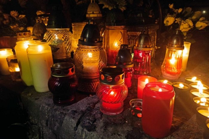 Ilustračný obrázok k článku Nech sa na cintorínoch hromadí láska, nie plasty, VYZÝVA Zvolen pred DUŠIČKAMI