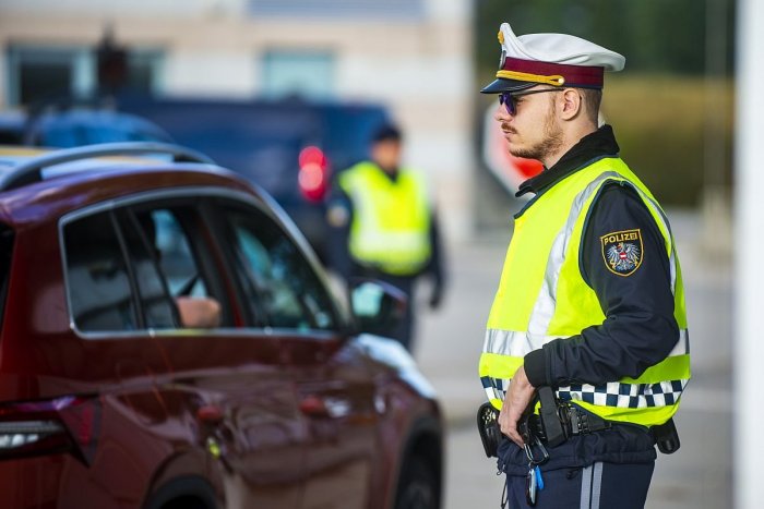 Ilustračný obrázok k článku Zareagovalo už aj Rakúsko: PREDĹŽILO kontroly na hraniciach so Slovenskom