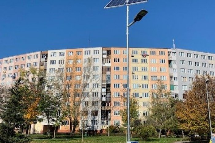 Ilustračný obrázok k článku Na Juhu pribudli nové solárne svietidlá: Vybavené sú špeciálnymi funkciami!