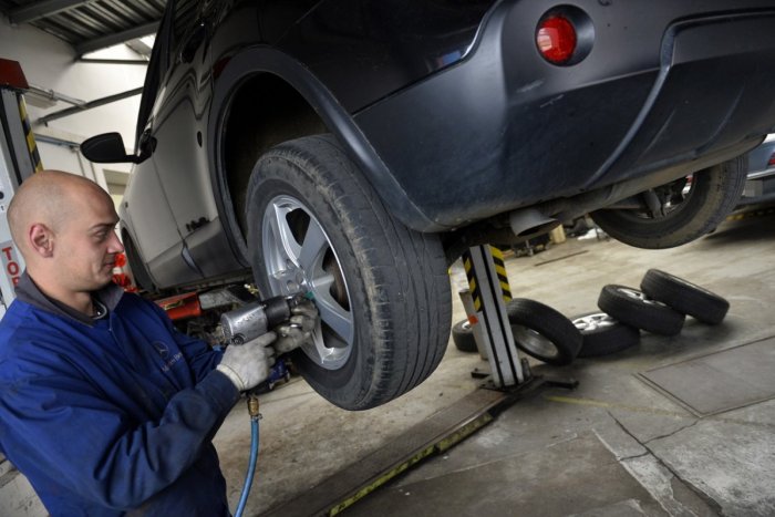 Ilustračný obrázok k článku Zimné pneumatiky a zahraničie: Rozličné pravidlá, hrozia aj POKUTY! Ako to je v Maďarsku?