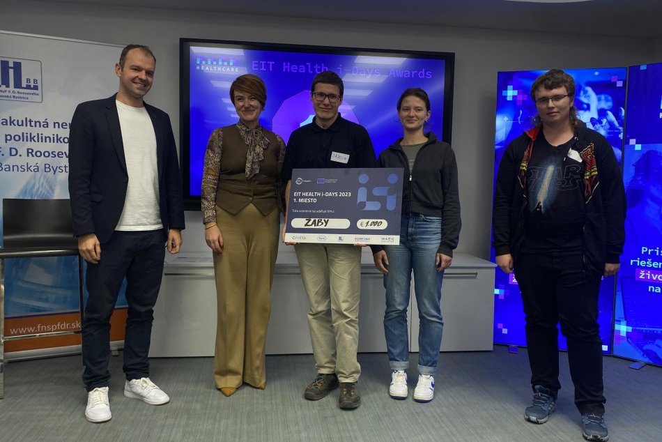 Ilustračný obrázok k článku Skvelý nápad GYMNAZISTOV má pomôcť nemocniciam: Odprezentujú ho až v Barcelone, FOTO