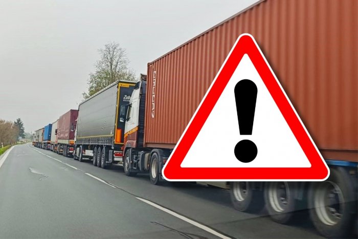 Ilustračný obrázok k článku PREŤAŽENÉ vozidlá NIČIA krajské cesty, tvrdí BBSK: Sám chce vyberať POKUTY