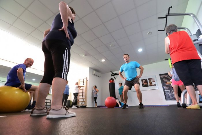 Ilustračný obrázok k článku V Bystrici sú VOĽNÉ miesta: Hľadá sa FYZIOTERAPEUT aj OPATROVATEĽKA