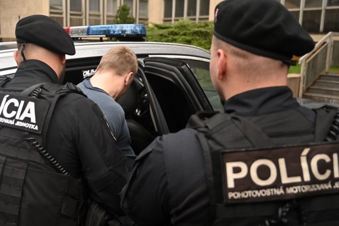 Ilustračný obrázok k článku Vyhovie mu súd? Útočník z vlaku podal voči väzbe SŤAŽNOSŤ