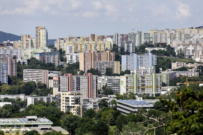 Ilustračný obrázok k článku Susedské spory možno riešiť aj právnou cestou: Na čo sa Slováci najviac SŤAŽUJÚ?