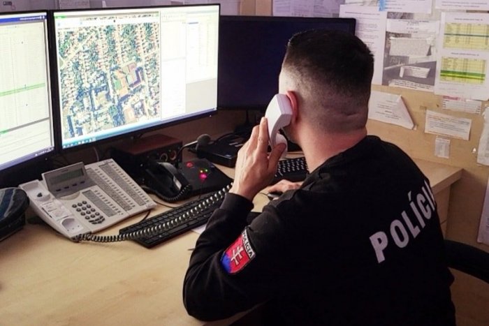 Ilustračný obrázok k článku Podvodný hovor súvisiaci s prideľovaním nájomných bytov v Trnave: TAKTO to vidí polícia