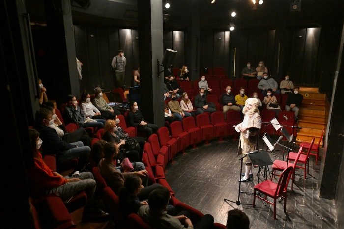 Ilustračný obrázok k článku Trnavské divadlo otvorí svoje brány v NOCI: Herci vás zavedú do tajných zákutí