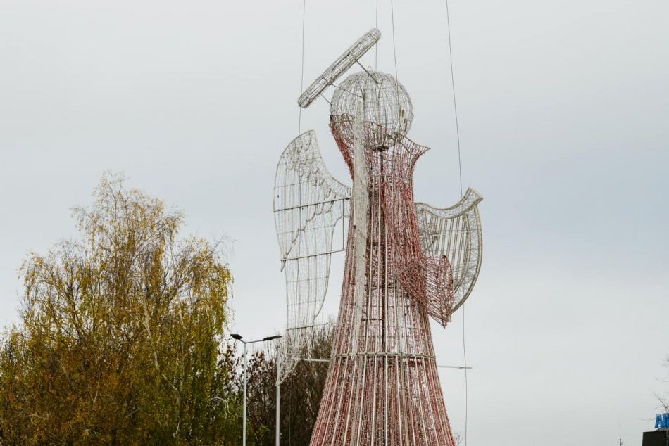 Ilustračný obrázok k článku Prílet Anjela bol veľmi rýchly: Neuveriteľných 850 kíl bolo na mieste za pár minút, FOTO