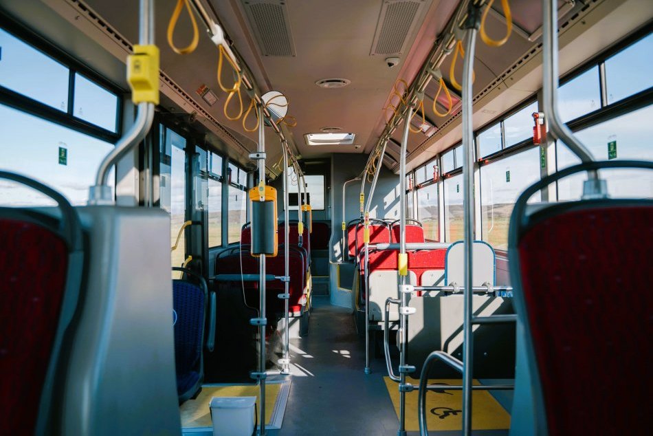 Ilustračný obrázok k článku Predvianočný darček pre cestujúcich: V Prešovskom kraji rozdajú dopravné karty ZDARMA