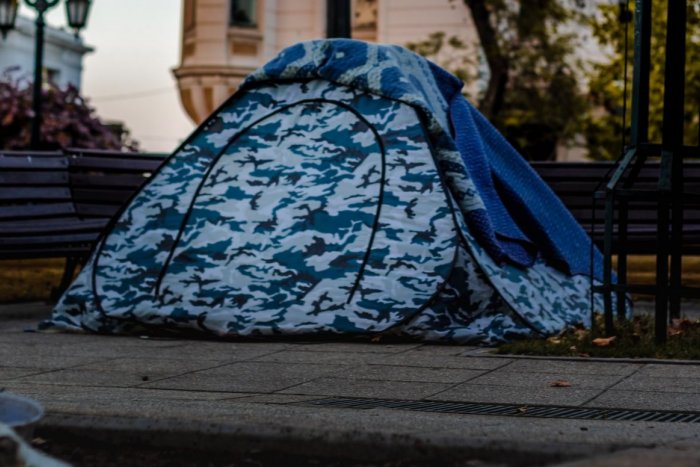 Ilustračný obrázok k článku Smutný pohľad na rodiny v Košiciach: Život s DEŤMI v STANOCH! Mestskí policajti zasiahli