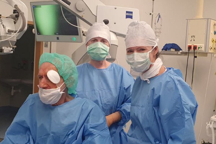 Ilustračný obrázok k článku Muž po štyroch rokoch opäť vidí: Jeho prvé slová po operácii vás dojmú k slzám