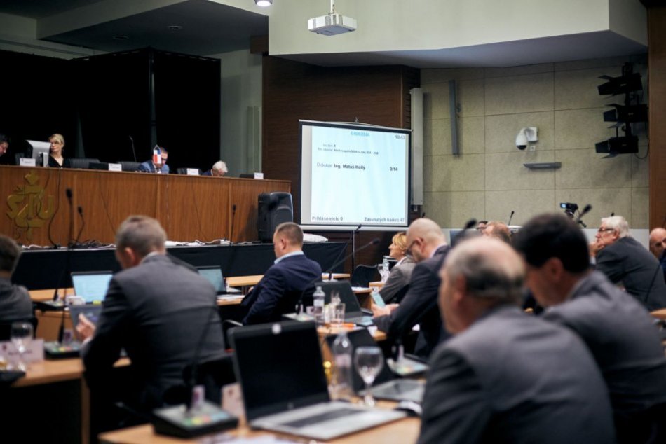 Ilustračný obrázok k článku Krajskí poslanci vyzvali AGEL: Žiadajú zmluvnú GARANCIU poskytovanej zdravotnej starostlivosti