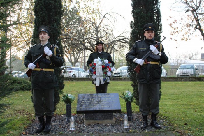 Ilustračný obrázok k článku Leopoldov si pripomína smutné výročie: Pred 32 rokmi zavraždili väzni piatich dozorcov